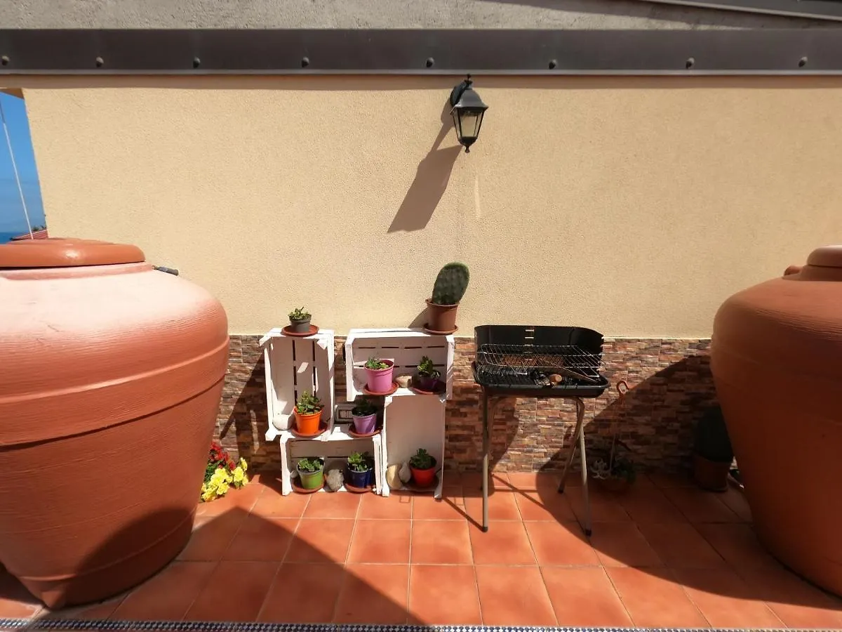 Vakantiehuis Terrazza Lungomare Villa Caronia Marina Italië