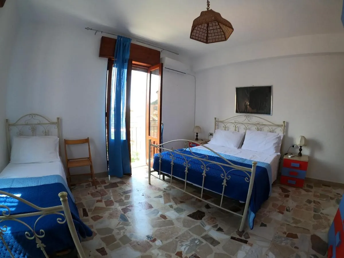 Terrazza Lungomare Villa Caronia Marina Vakantiehuis